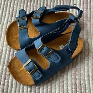 ! Brand new ! Carter’s baby sandals 9-12mo